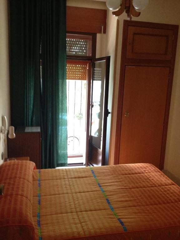 Hostal Cervantes Valdemoro Zimmer foto