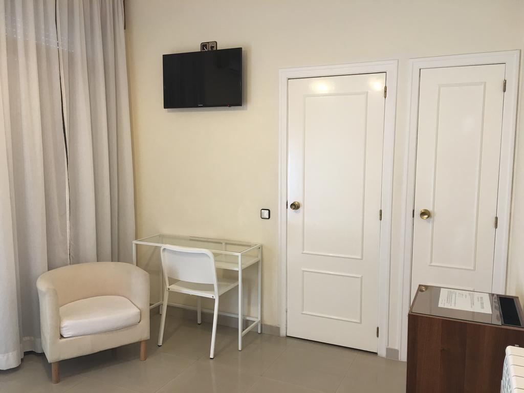 Hostal Cervantes Valdemoro Exterior foto