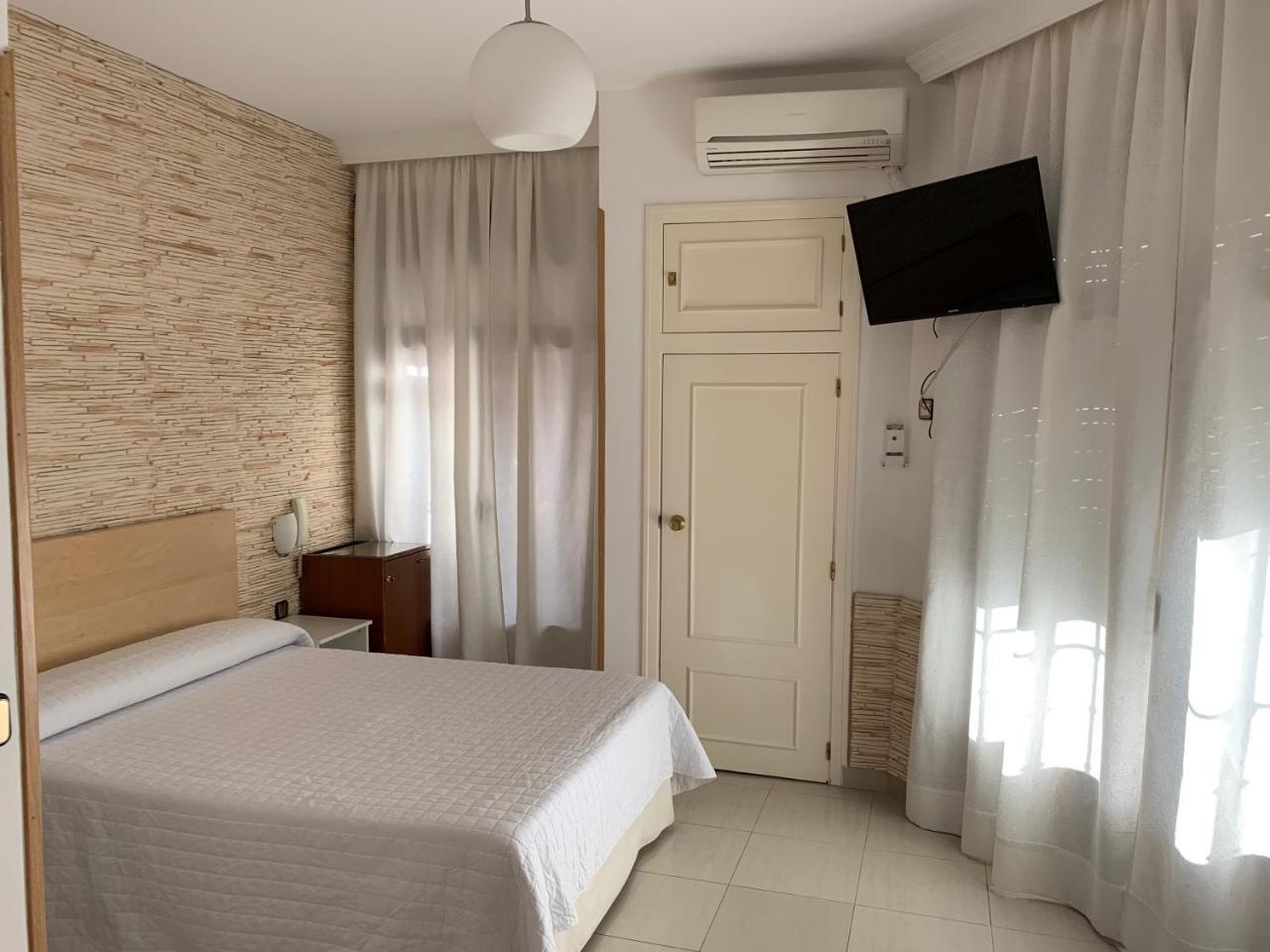 Hostal Cervantes Valdemoro Exterior foto
