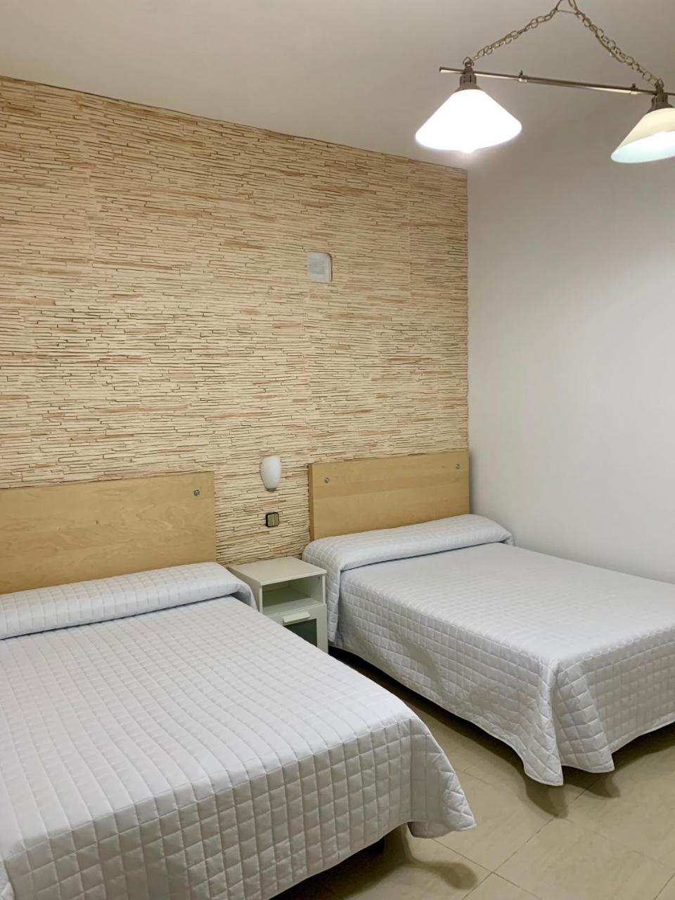 Hostal Cervantes Valdemoro Exterior foto